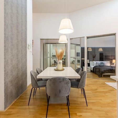 Luxurious & Spacious Downtown Residence In Liszt Ferenc Square Budapest Eksteriør billede