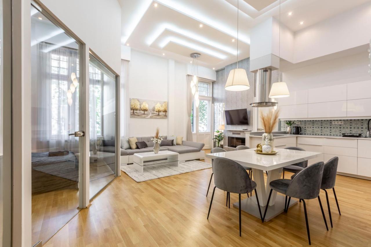 Luxurious & Spacious Downtown Residence In Liszt Ferenc Square Budapest Eksteriør billede