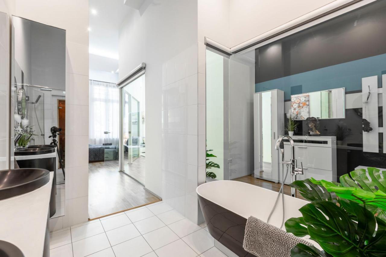 Luxurious & Spacious Downtown Residence In Liszt Ferenc Square Budapest Eksteriør billede