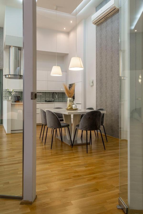 Luxurious & Spacious Downtown Residence In Liszt Ferenc Square Budapest Eksteriør billede