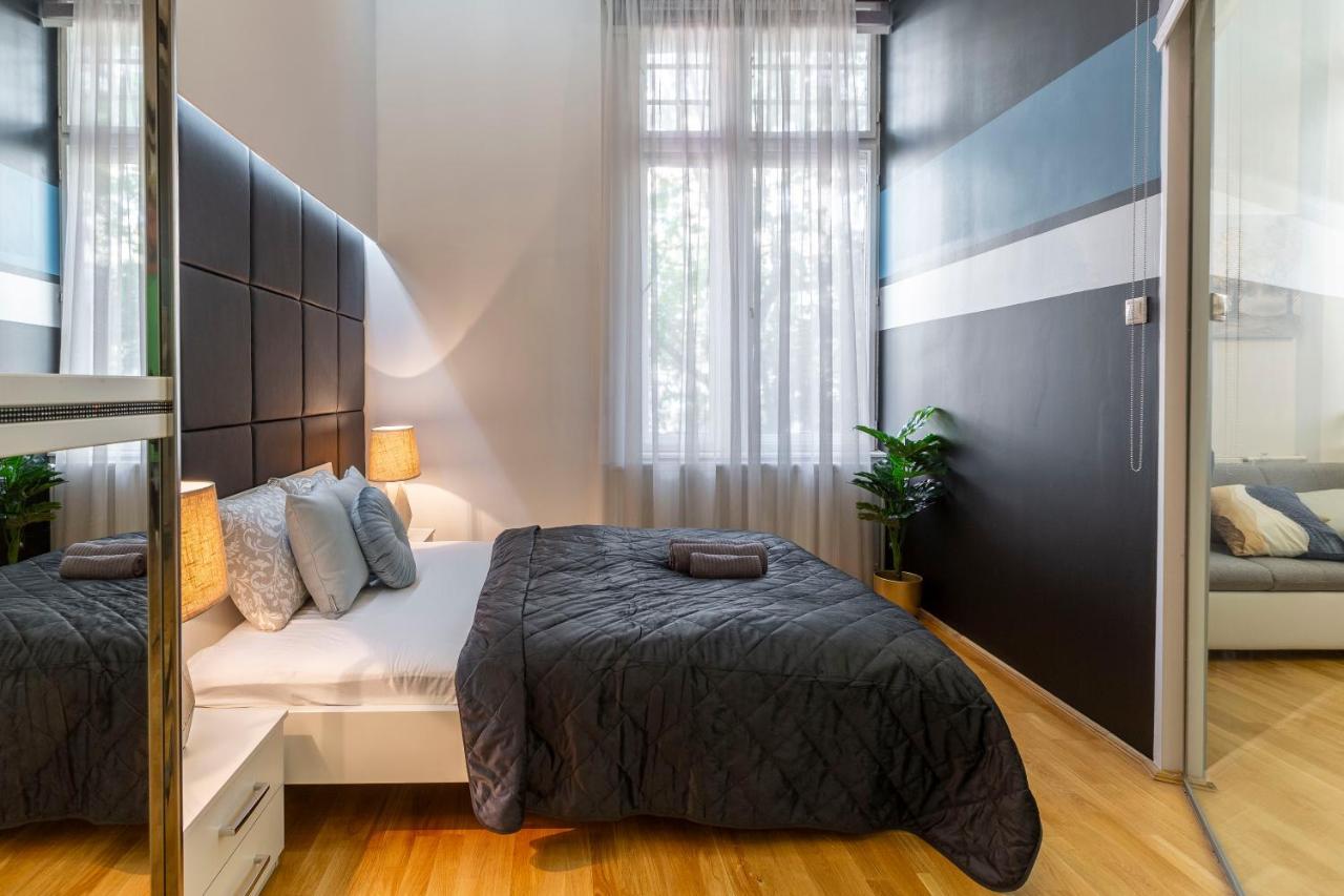 Luxurious & Spacious Downtown Residence In Liszt Ferenc Square Budapest Eksteriør billede