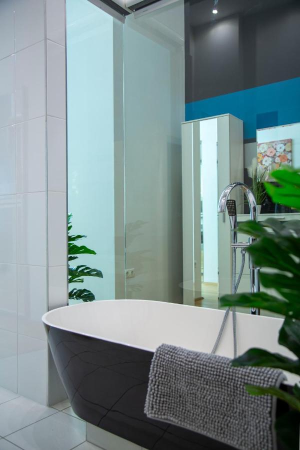 Luxurious & Spacious Downtown Residence In Liszt Ferenc Square Budapest Eksteriør billede